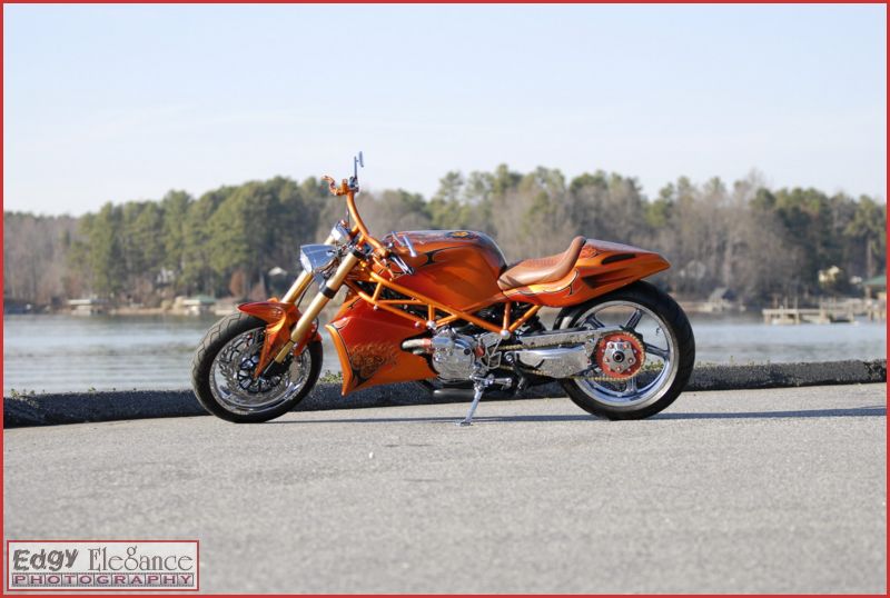 bike-20110226-rcp-ducati-orange-001_resize.jpg