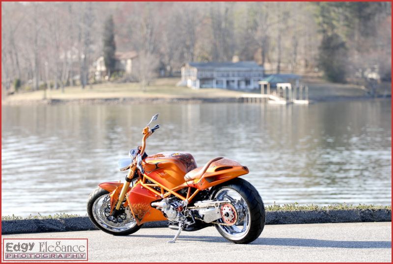 bike-20110226-rcp-ducati-orange-011_resize.jpg