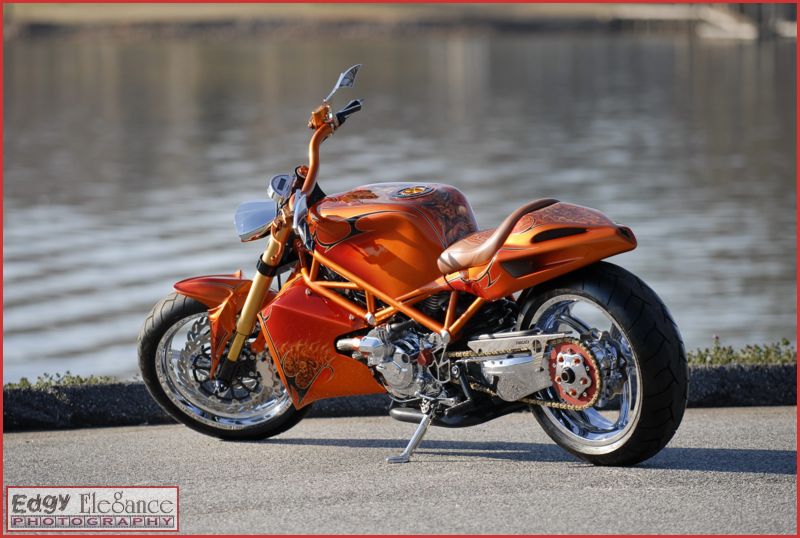 bike-20110226-rcp-ducati-orange-012_resize.jpg