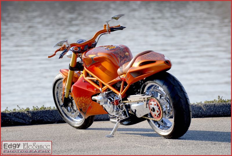 bike-20110226-rcp-ducati-orange-016_resize.jpg