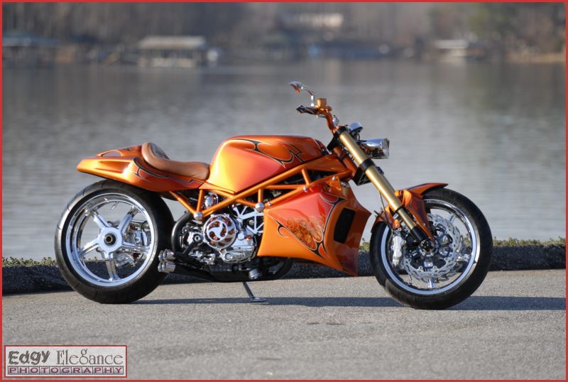 bike-20110226-rcp-ducati-orange-022_resize.jpg