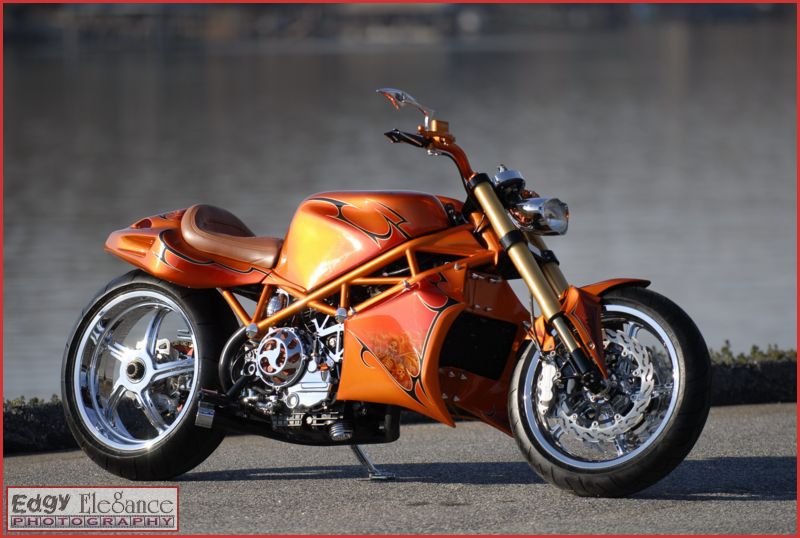 bike-20110226-rcp-ducati-orange-024_resize.jpg