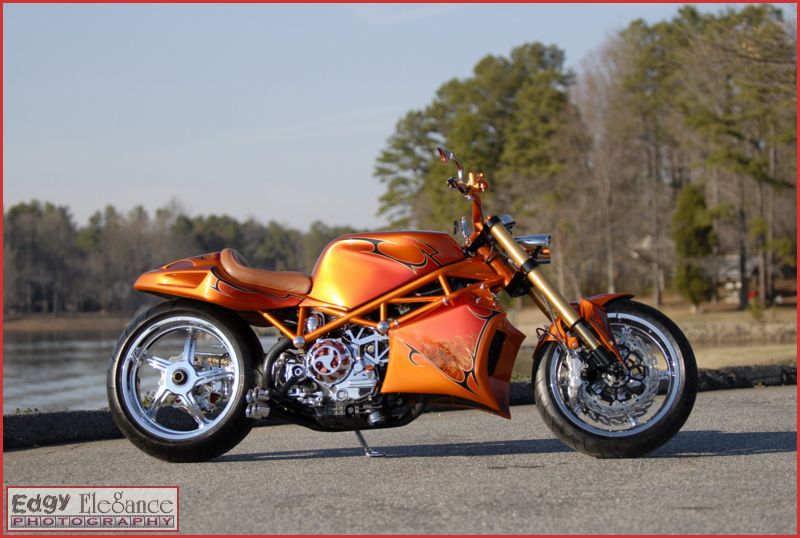 bike-20110226-rcp-ducati-orange-042_resize.jpg