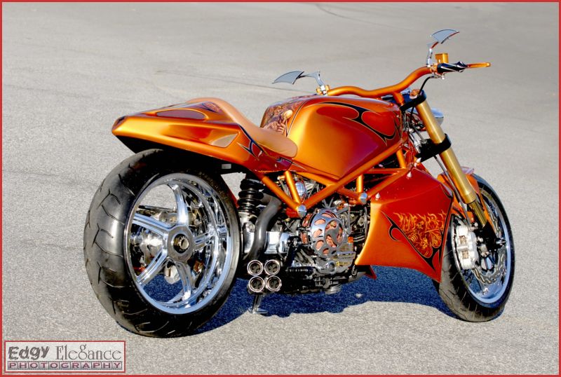 bike-20110226-rcp-ducati-orange-051_resize.jpg