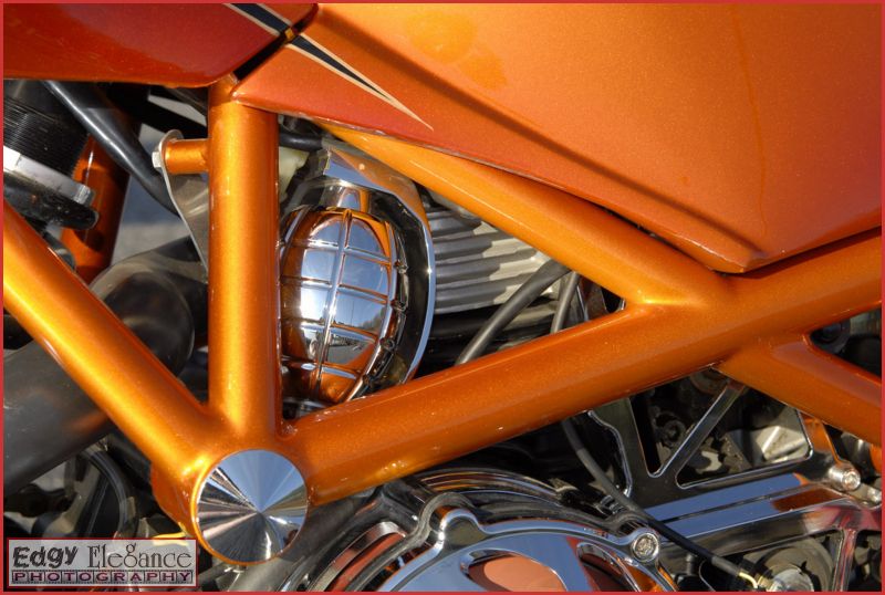 bike-20110226-rcp-ducati-orange-113_resize.jpg