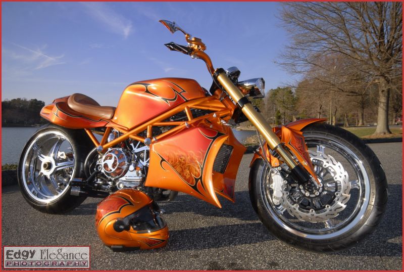 bike-20110226-rcp-ducati-orange-123_resize.jpg
