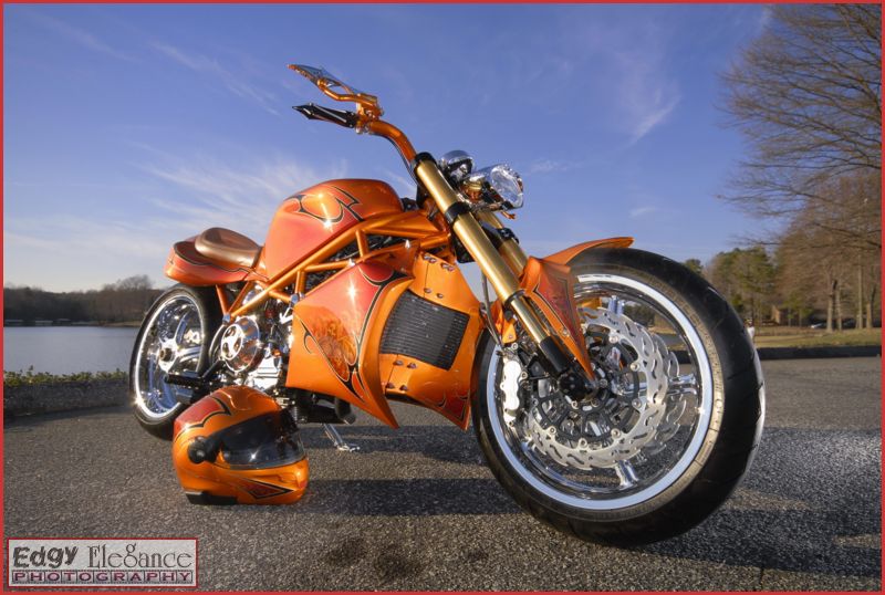 bike-20110226-rcp-ducati-orange-134_resize.jpg