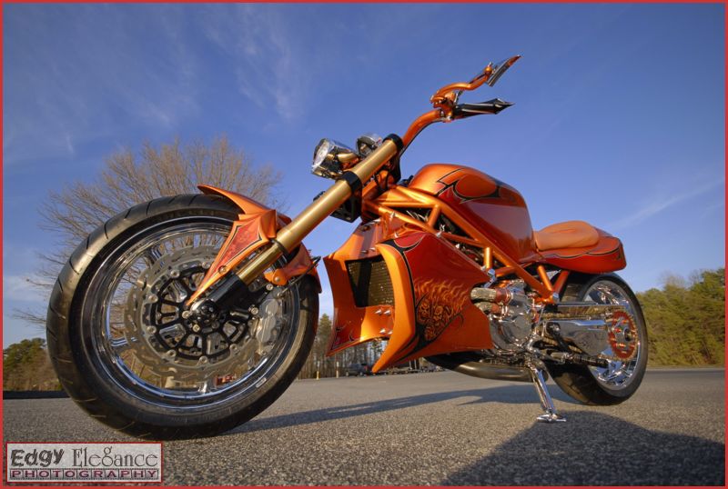 bike-20110226-rcp-ducati-orange-165_resize.jpg