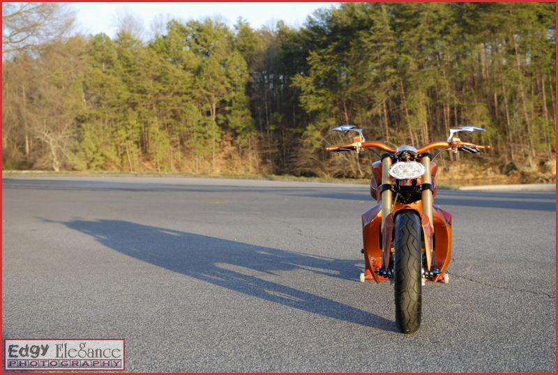 bike-20110226-rcp-ducati-orange-192_resize.jpg