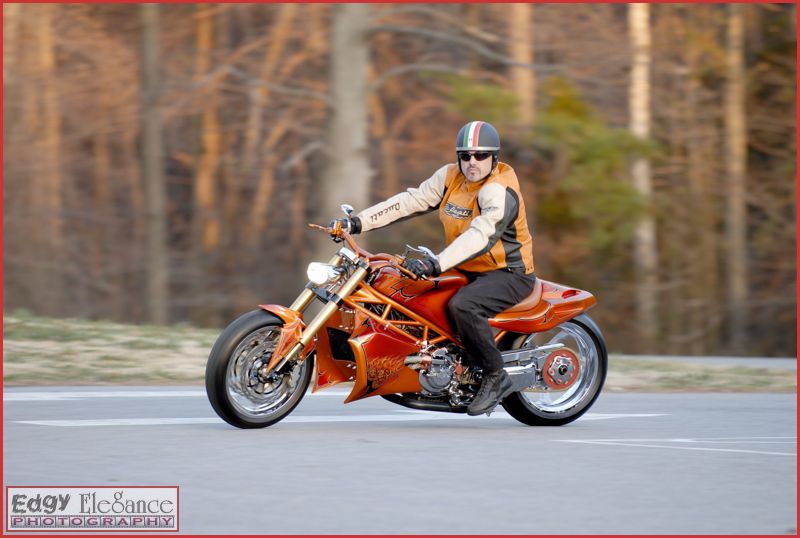 bike-20110226-rcp-ducati-orange-207_resize.jpg