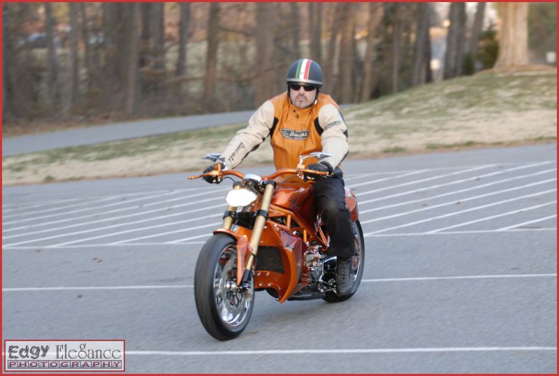 bike-20110226-rcp-ducati-orange-208_resize.jpg