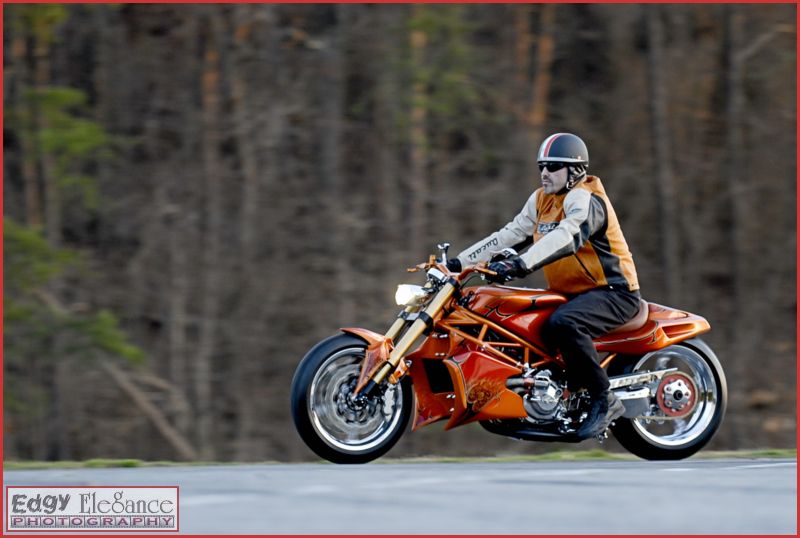 bike-20110226-rcp-ducati-orange-217_resize.jpg