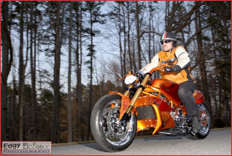 bike-20110226-rcp-ducati-orange-235_resize.jpg