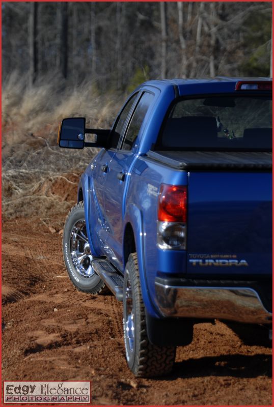 toyota-tundra-new-wheels-tires-2011-172.jpg