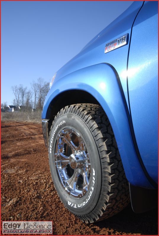 toyota-tundra-new-wheels-tires-2011-293.jpg
