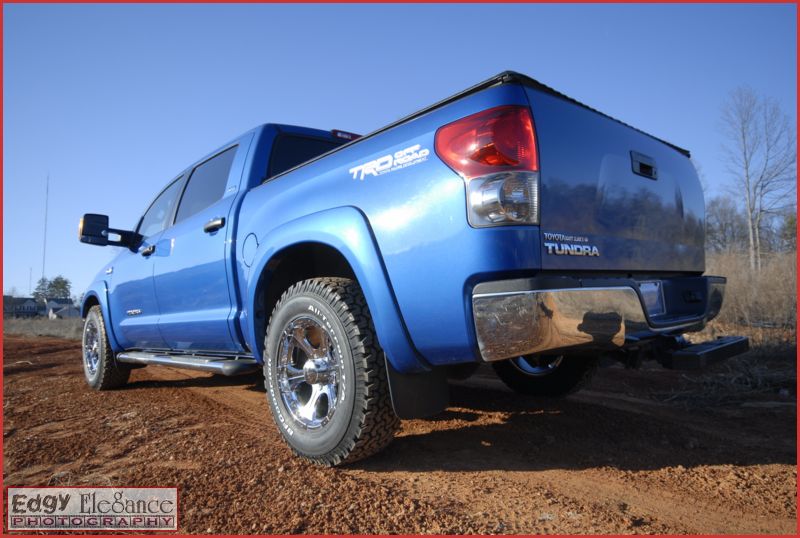 toyota-tundra-new-wheels-tires-2011-298.jpg