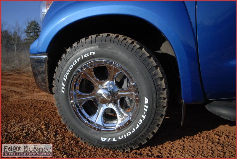 toyota-tundra-new-wheels-tires-2011-329.jpg