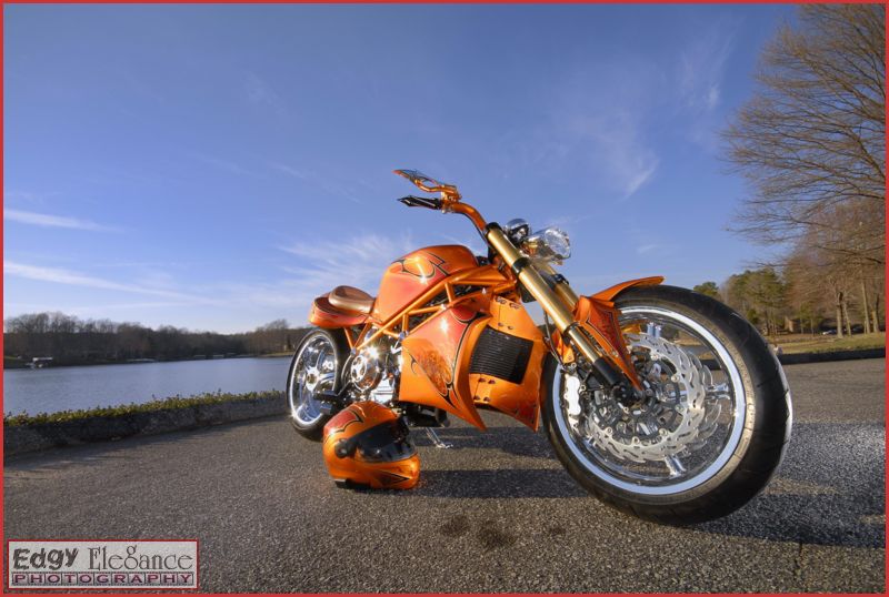 bike-20110226-rcp-ducati-orange-132_resize.jpg